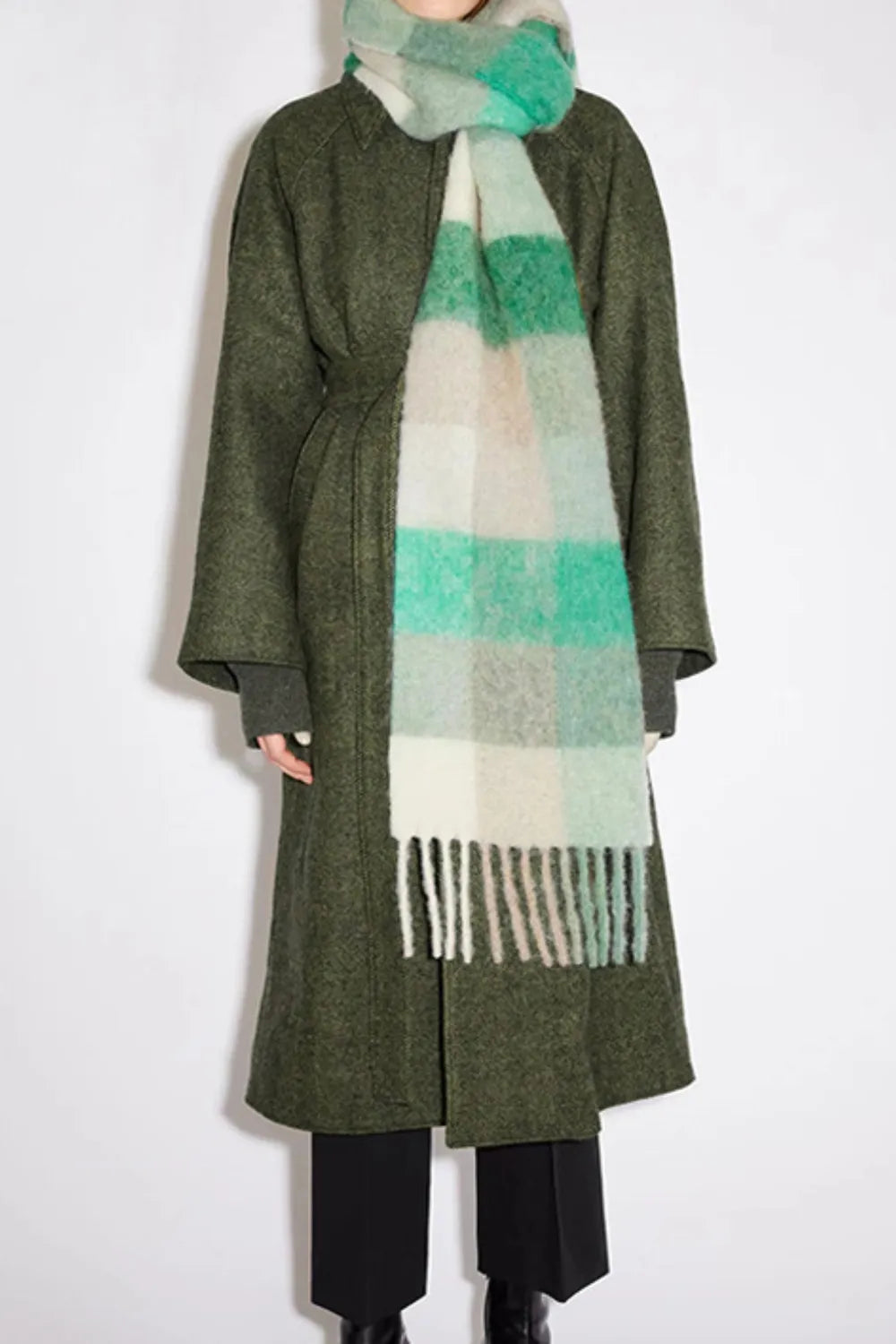 Thermal Fringe Plaid Scarf